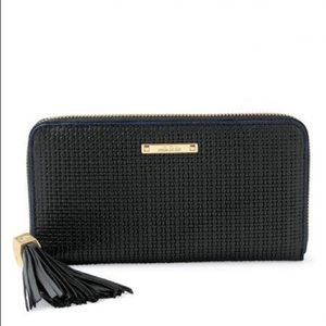 Stella & Dot Mercer Wallet- Black Basket Weave